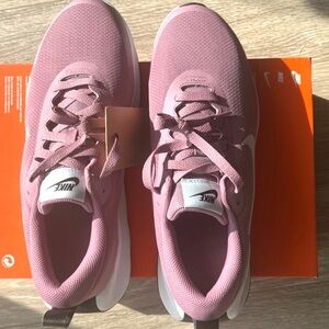 NIB Nike Promina Women's plum Dust Sneakers size 11
